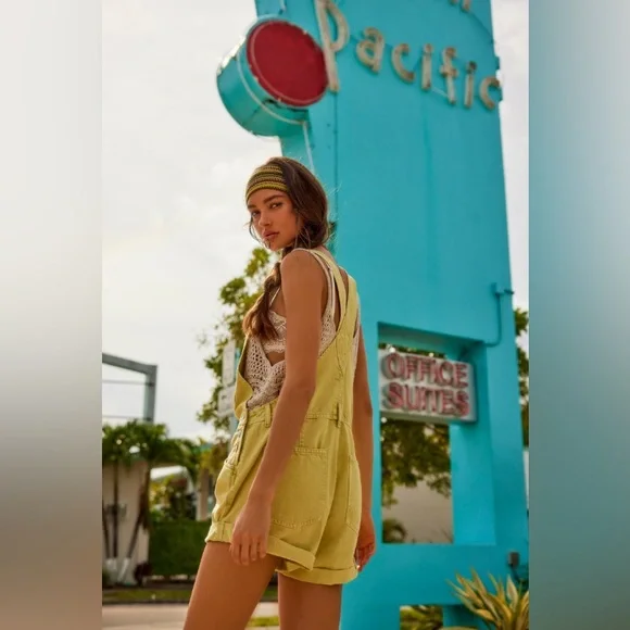 NWT FREE PEOPLE WE THE FREE Ziggy Shortalls In Sunny Lime MSRP $88 - Picture 2 of 11